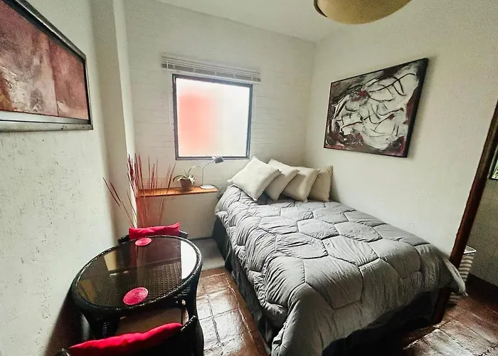 Elegant Artsy Independent Appartement *